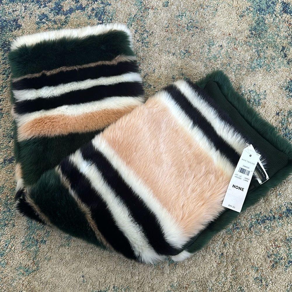 NWT Ann Taylor Faux Fur Scarf